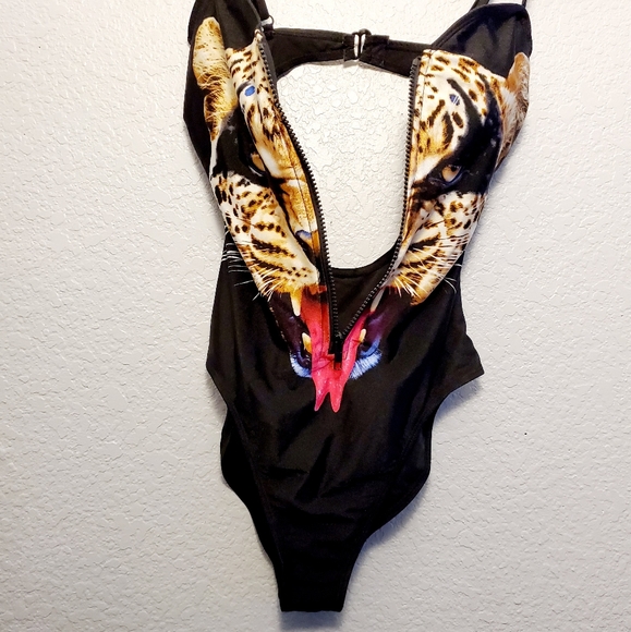 Iron Fist Here Kitty one piece Swimsuit  N… - Picture 5 of 7